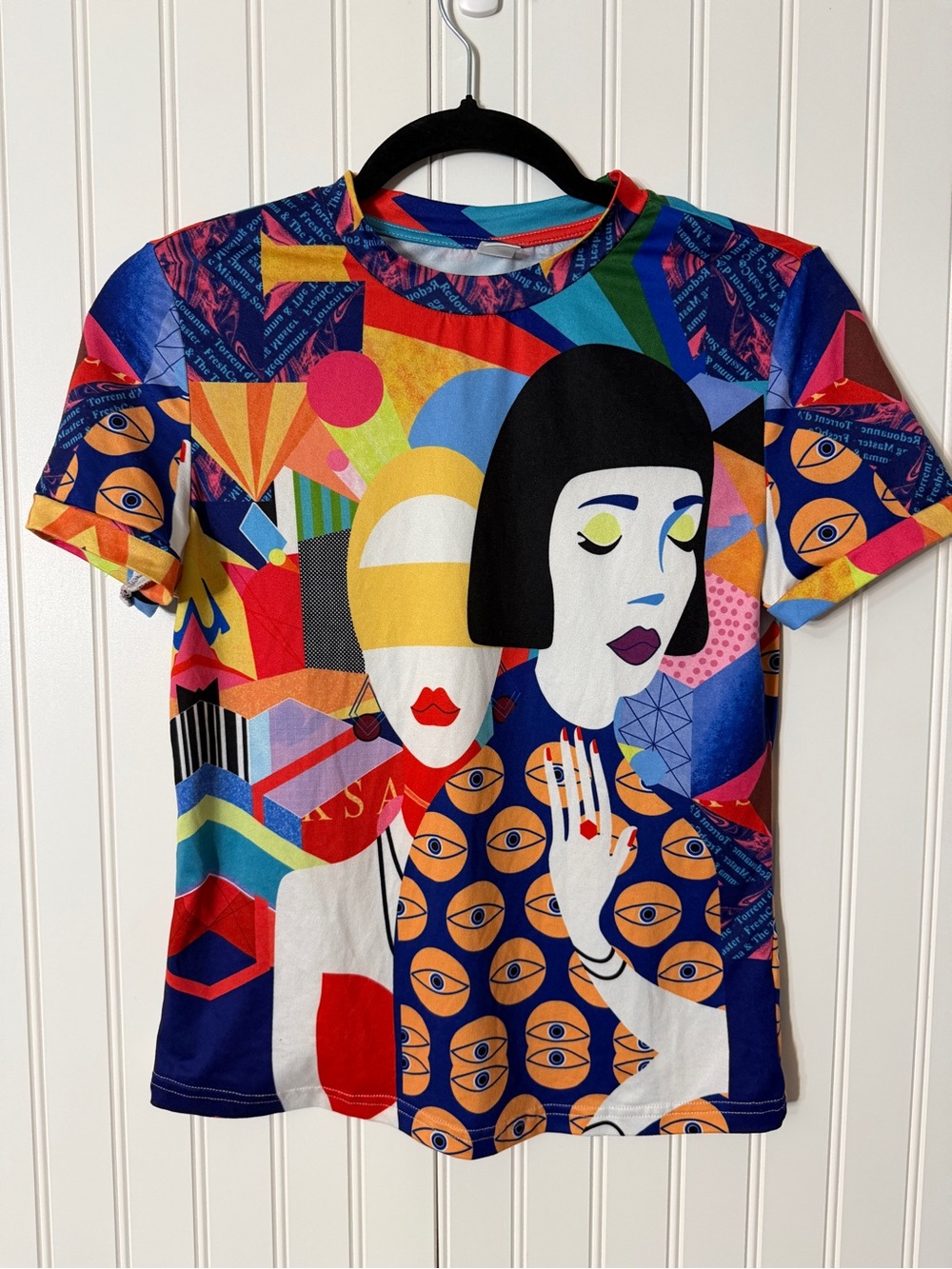Graphic Pop-Art Faces Short Sleeve Tee - Multicolor